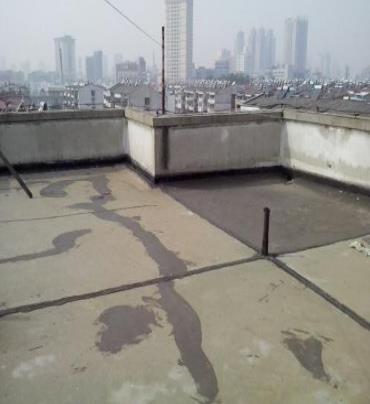 云县漏水维修 楼顶漏水是什么原因，楼顶漏水维修方法是什么?
